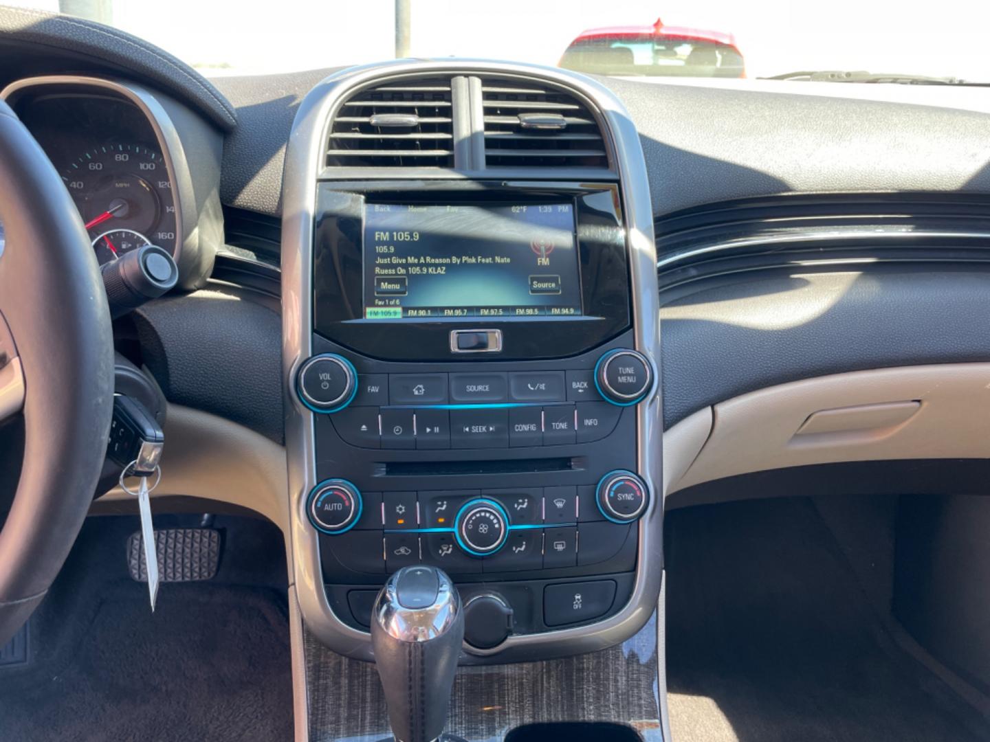 2014 White Chevrolet Malibu (1G11E5SL9EF) with an 4-Cyl, 2.5 Liter engine, Automatic, 6-Spd w/Overdrive and Manual Mode transmission, located at 8008 Warden Rd, Sherwood, AR, 72120, (501) 801-6100, 34.830078, -92.186684 - Photo#16